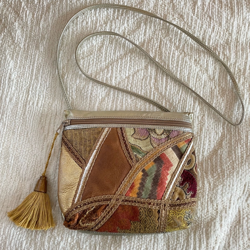 FINAL SALE - HOLT RENFREW crossbody bag - Picture 3 of 8